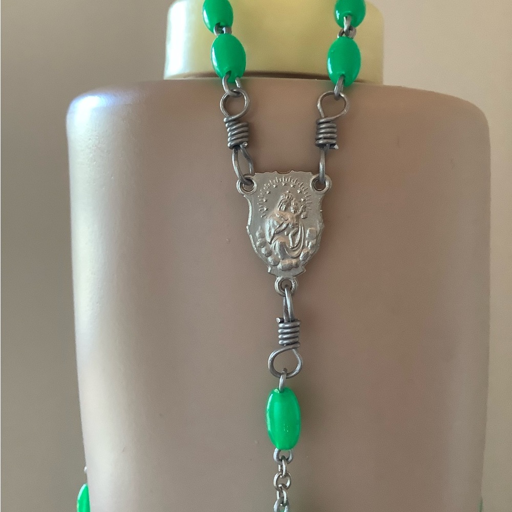 Vintage Rosary Cross Necklace Green - Picture 6 of 10